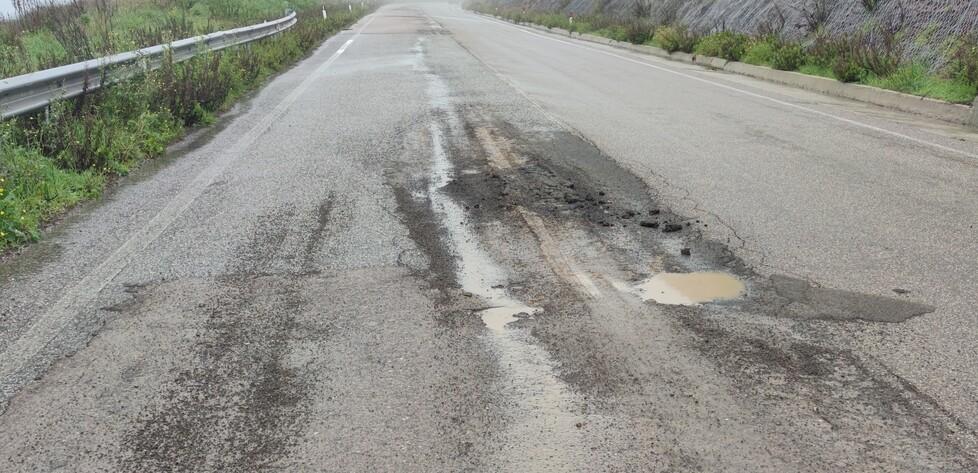 Strade pericolose in mezza Sardegna, l'allarme delle province