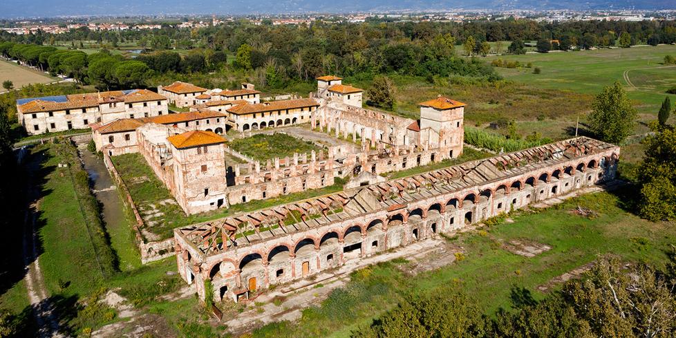 Prato, la Fattoria medicea è in rovina: «Tutta colpa della burocrazia»