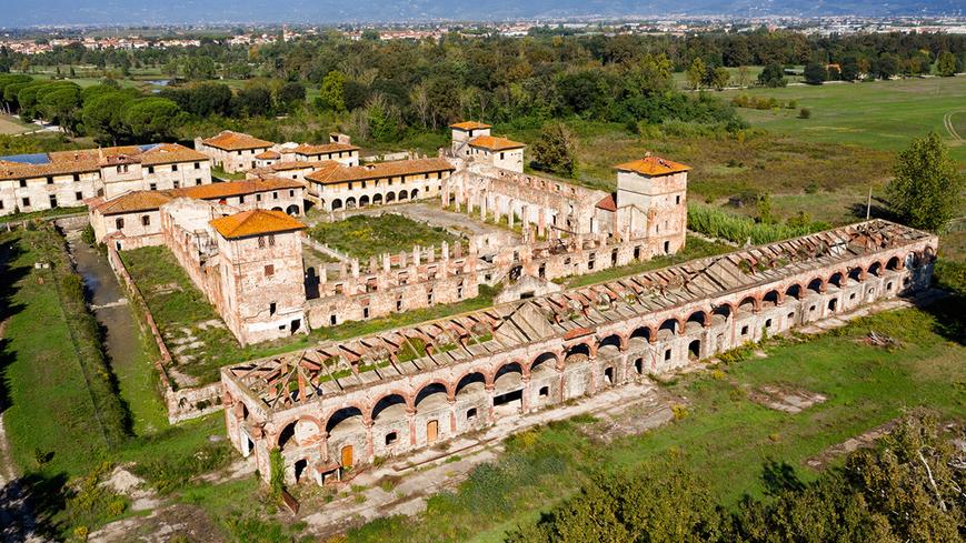 Prato, la Fattoria medicea è in rovina: «Tutta colpa della burocrazia»