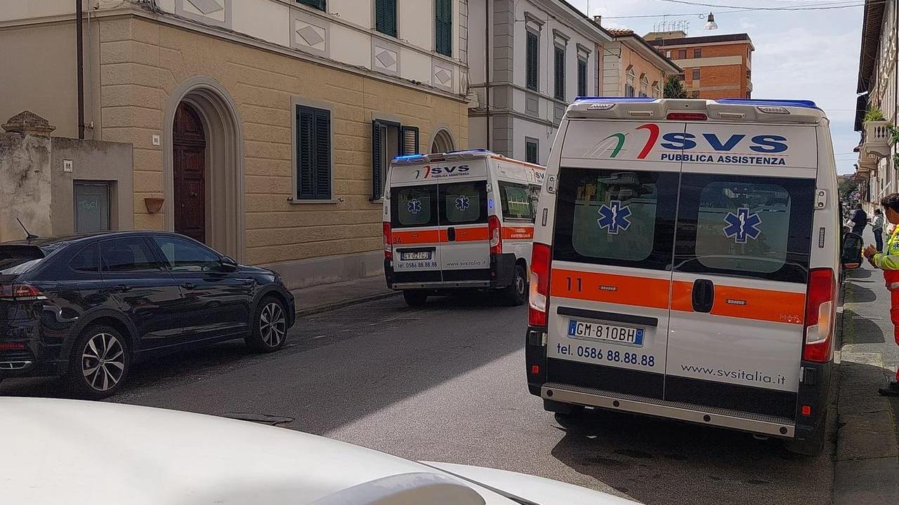 Livorno, scontro tra scooter: tre donne all’ospedale