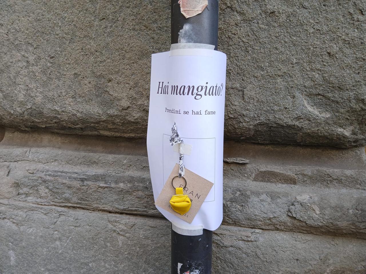 
	Uno dei manifestini affissi in centro a Prato

