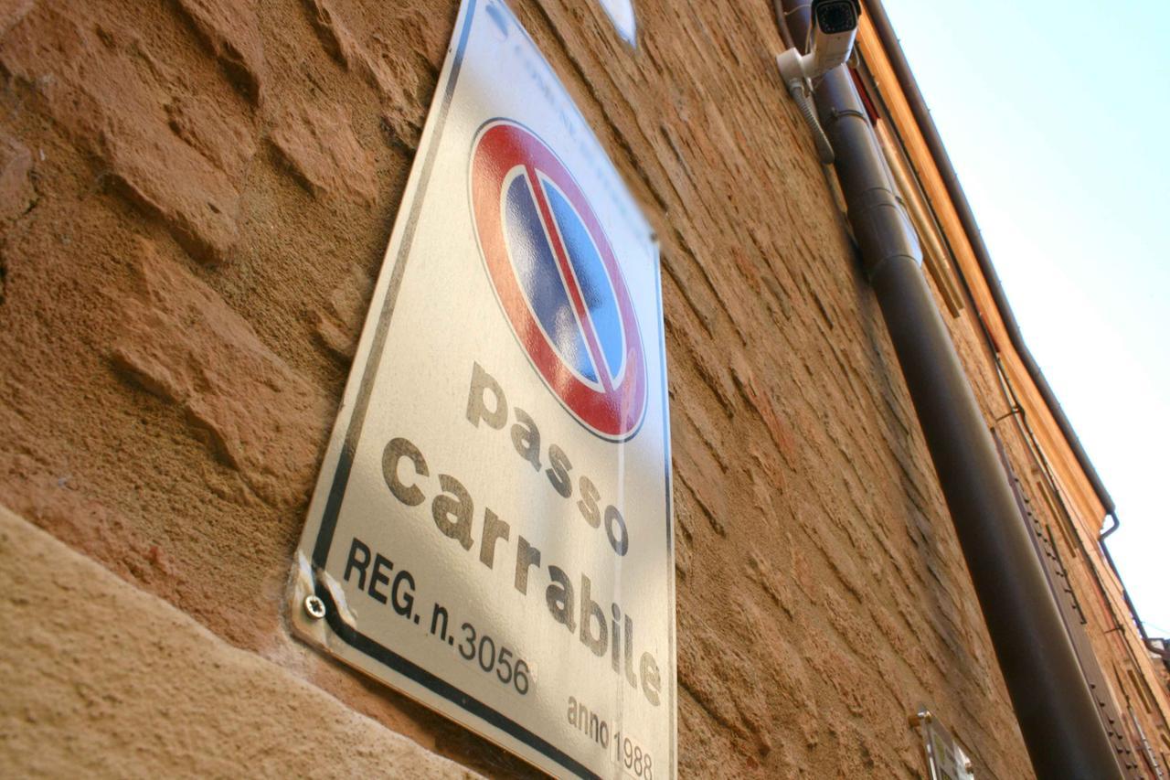 Lucca, passi carrabili a pagamento: in 5.800 a rischio multa