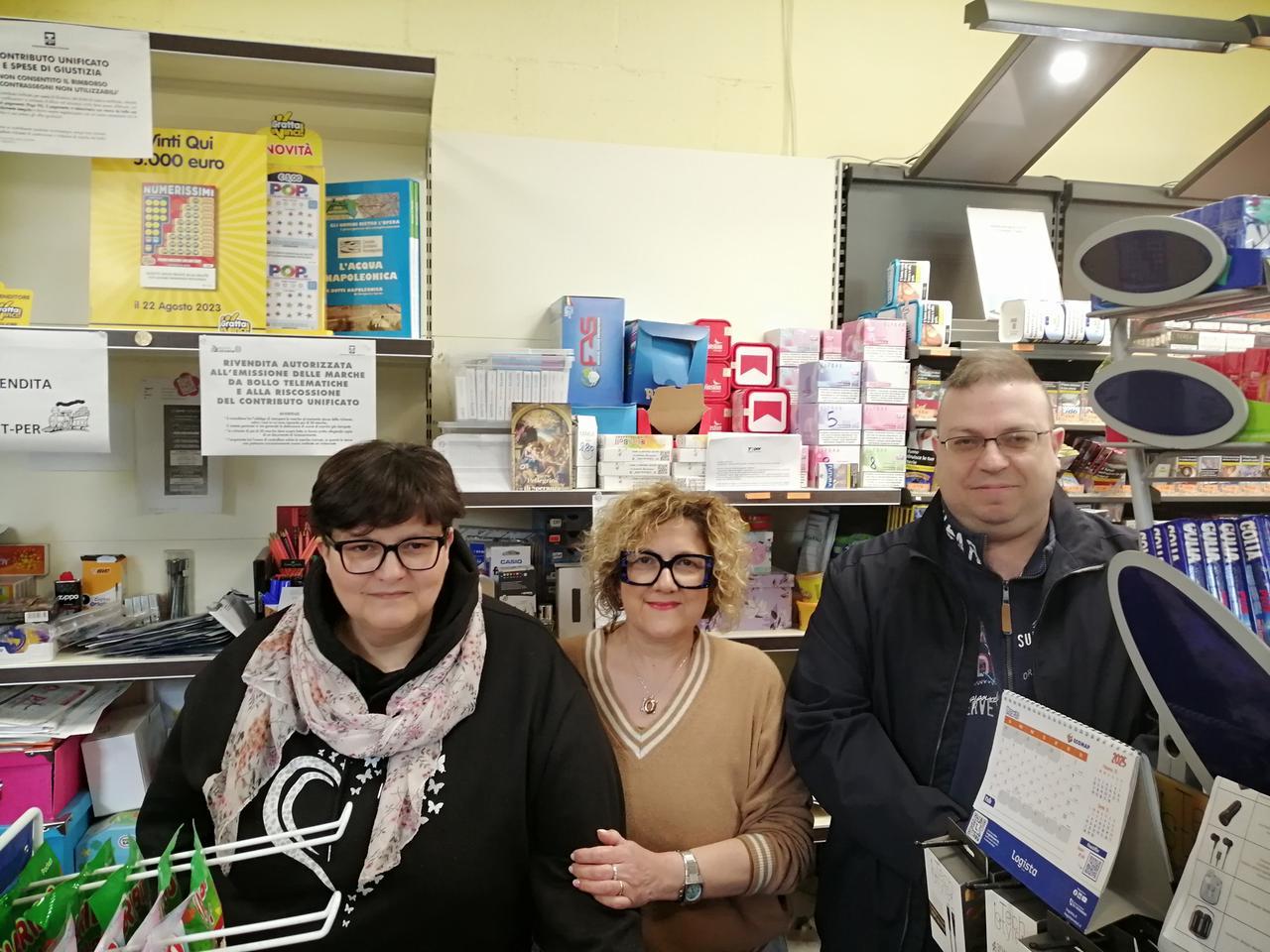 Edicola Più a Bondeno, luogo per chi ama leggere e se capita vincere