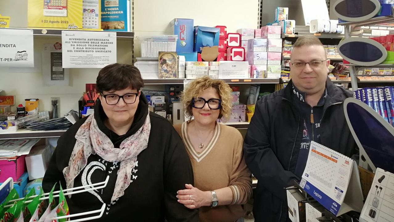 Edicola Più a Bondeno, luogo per chi ama leggere e se capita vincere