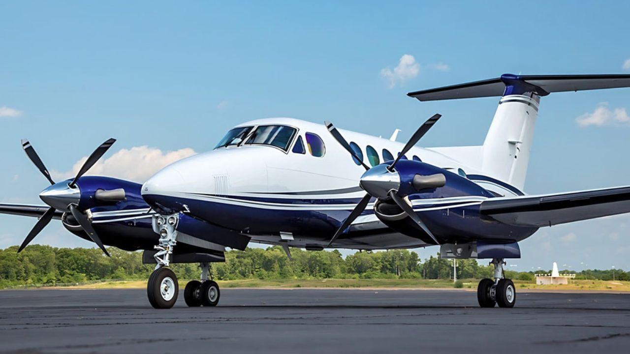 
	L'aerotaxi per Pisa, Firenze e Milano

