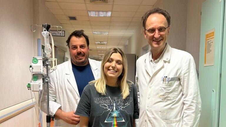 La ragazza con i medici delle Molinette