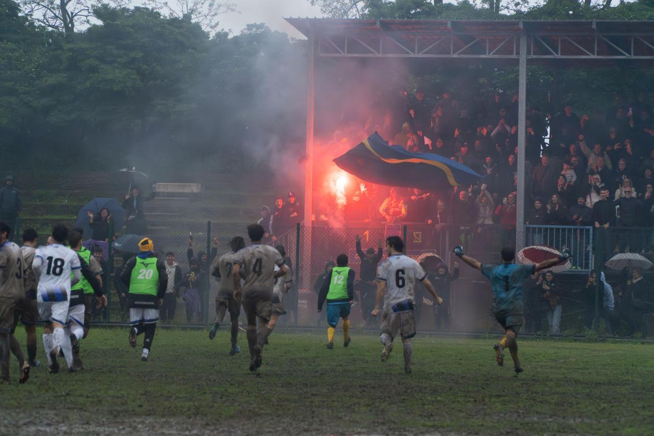 
	La gioia del Piombino per la salvezza

