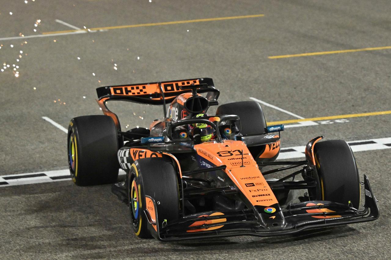 Formula 1, Oscar Piastri vince il Gran Premio del Bahrein: Ferrari ancora fuori dal podio