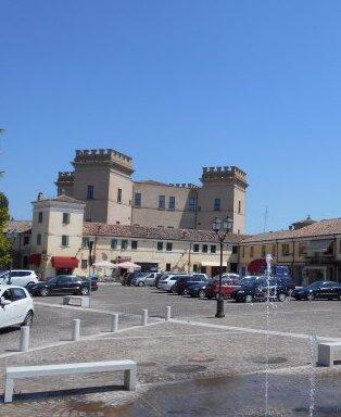 Ubriaco agitato si ferisce al bar a Mesola. Giallo sui 13enni inseguiti