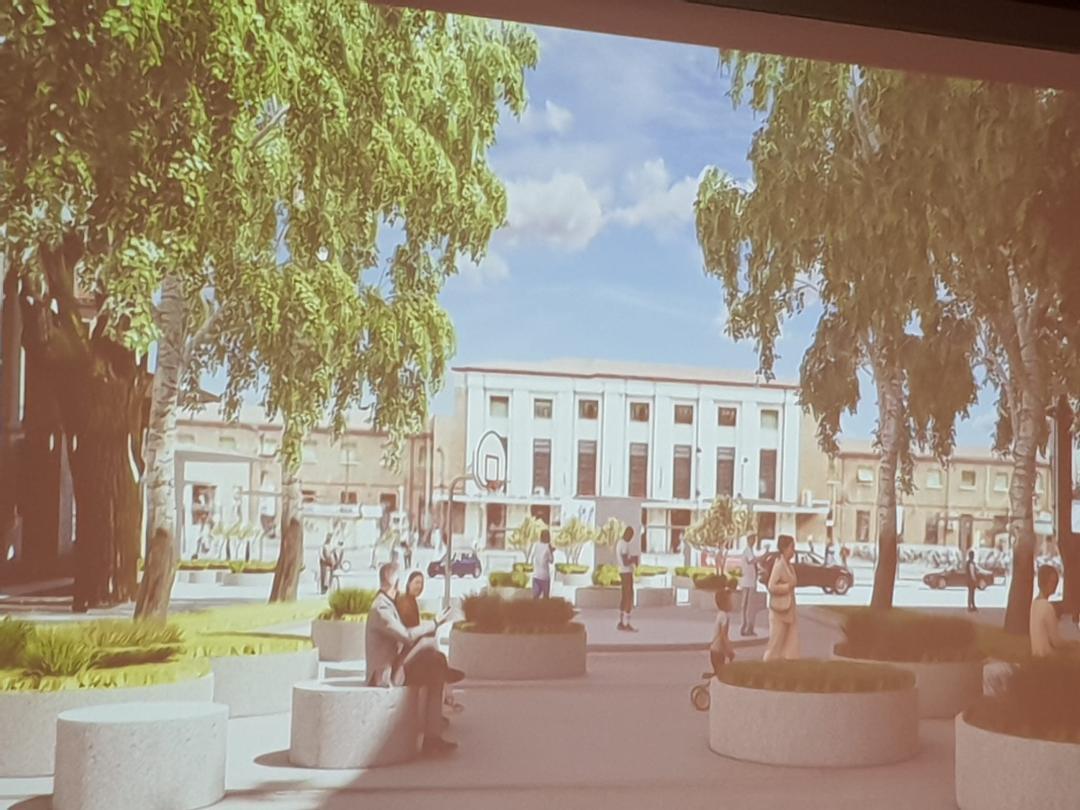 «Viale IV Novembre pedonale? Chi lo pensa vive sulla luna». Il Comitato critica il progetto