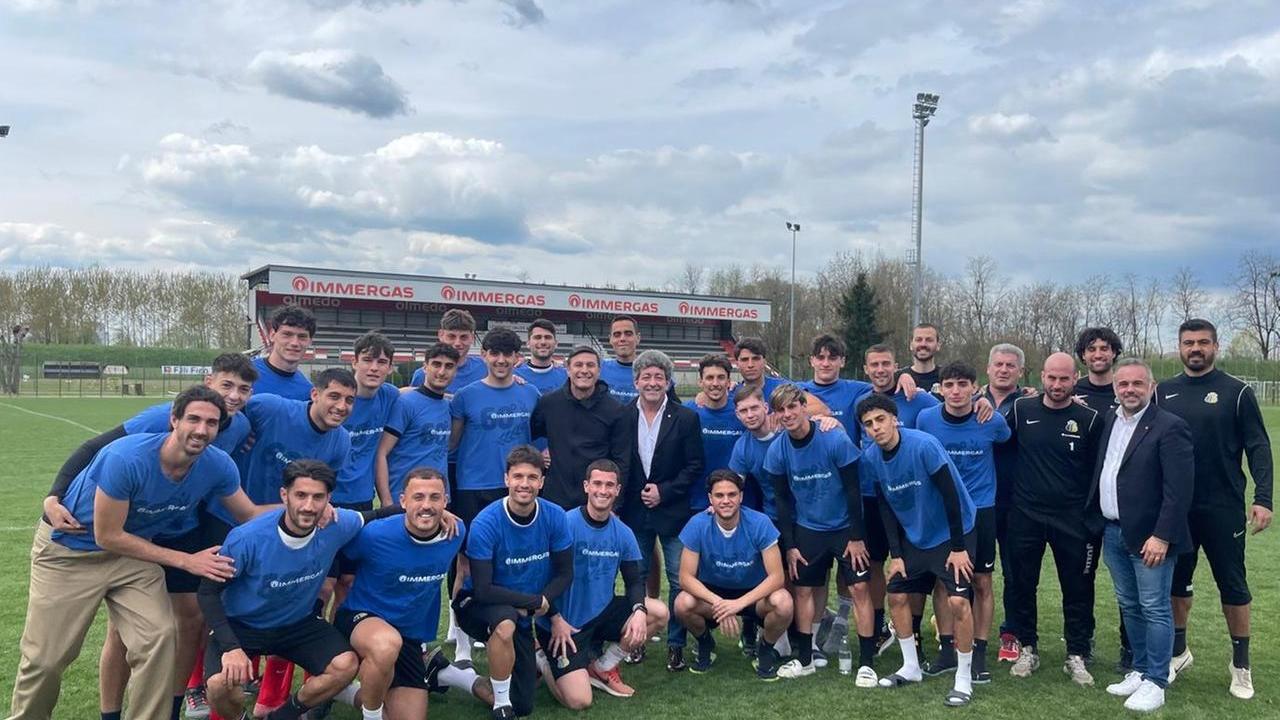 Javier Zanetti in visita a Lentigione: una sorpresa speciale per la squadra