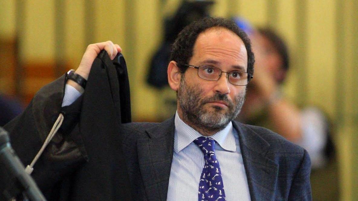 Non versa ritenute Inps, imputato difeso da Antonio Ingroia: in aula con la scorta