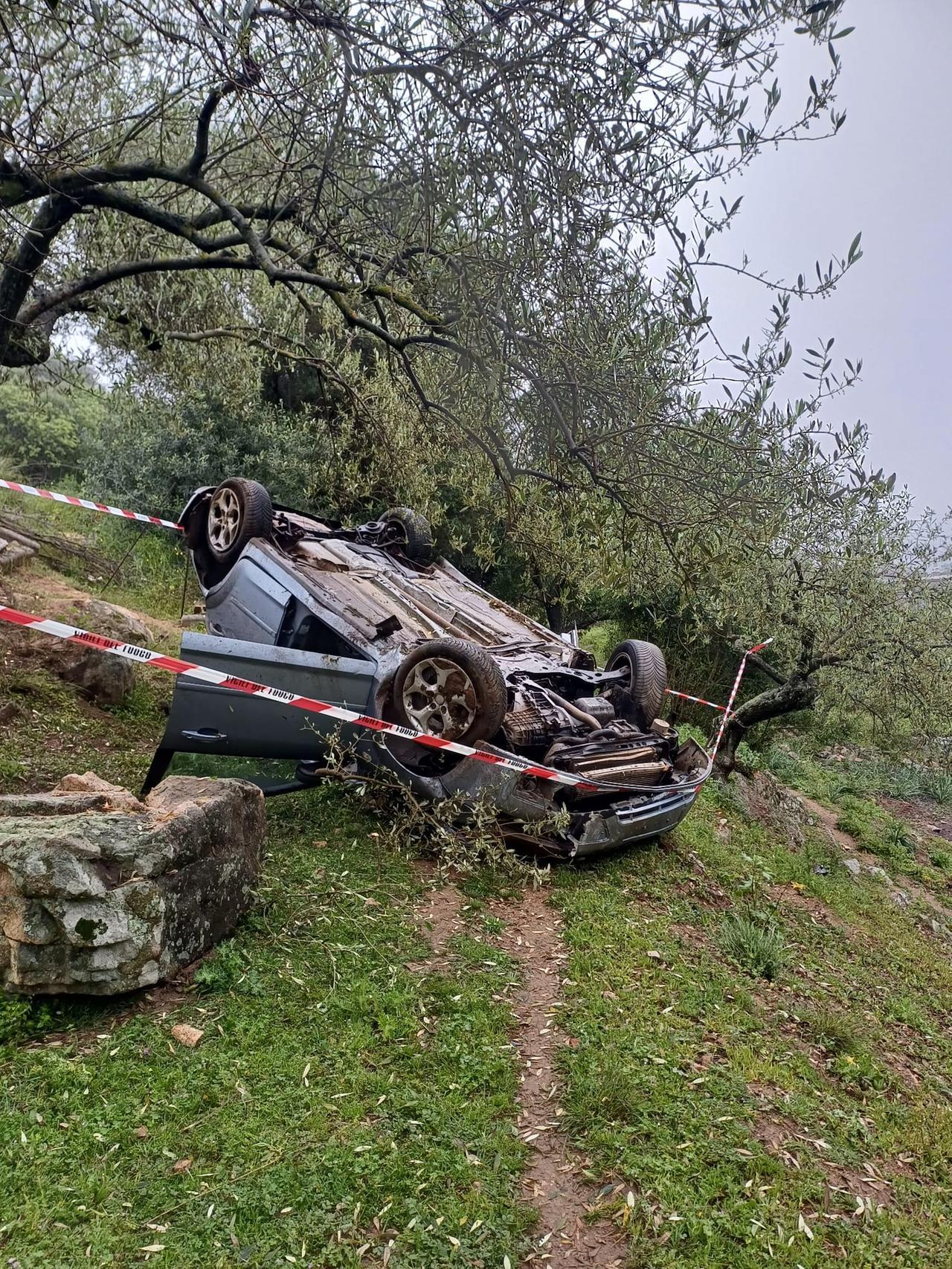 Fuori strada tra Nuoro e Orgosolo, ferito un neopatentato