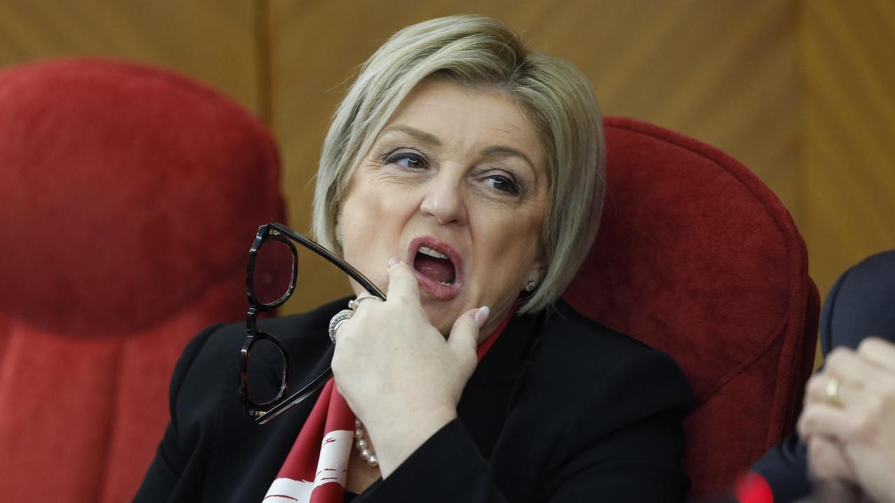 I dubbi sulla laurea, la ministra Calderone: «Non c’è nessuna indagine nei miei confronti»