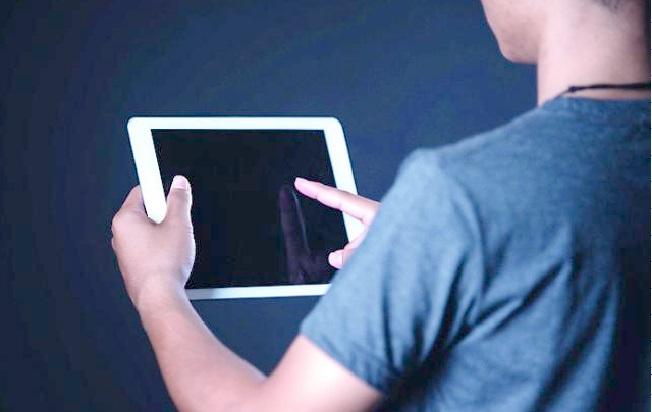 
	I giovanie e ChatGpt

