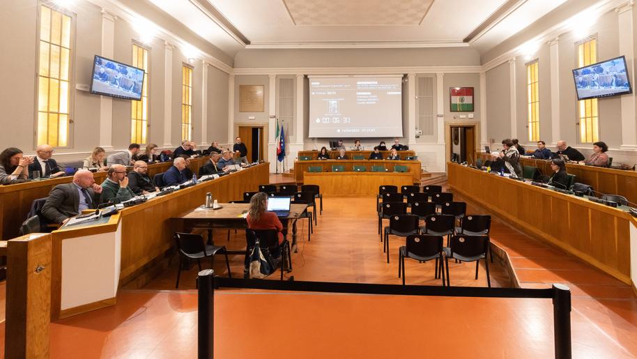 «Ferrara riconosce lo Stato della Palestina», ma sulle responsabilità belliche di Israele il Consiglio si spacca