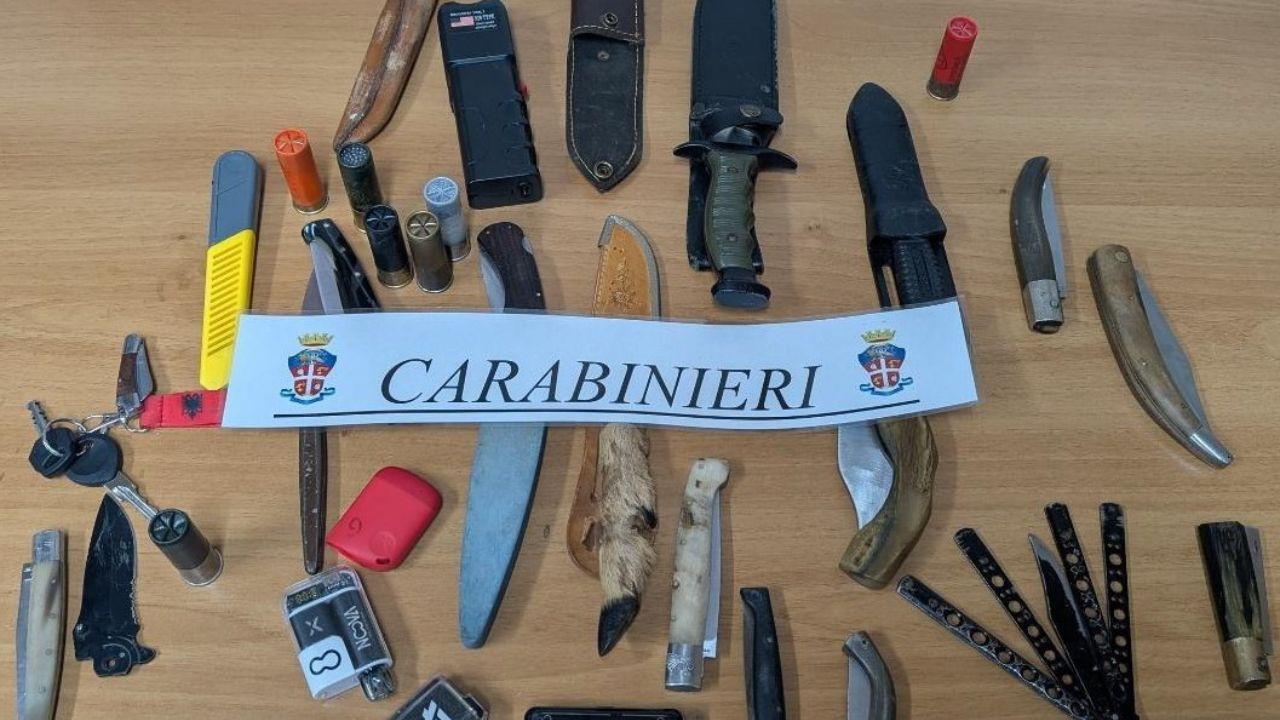 Il materiale sequestrato dai militari