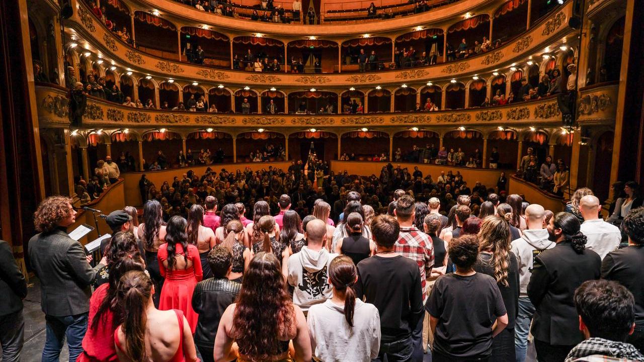 I colori dell’ansia: stasera al teatro Storchi torna “Invivavoce”