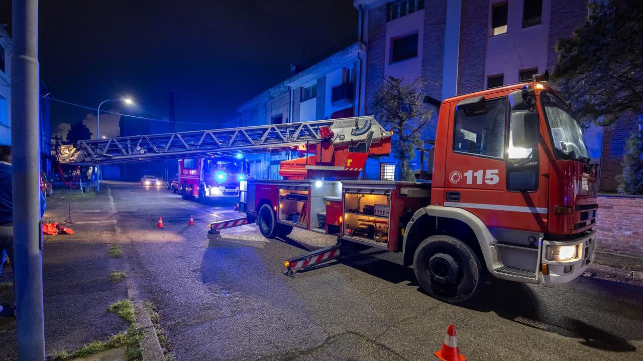 Carica la batteria e va a fuoco la casa. Oltre al danno la beffa: condannato