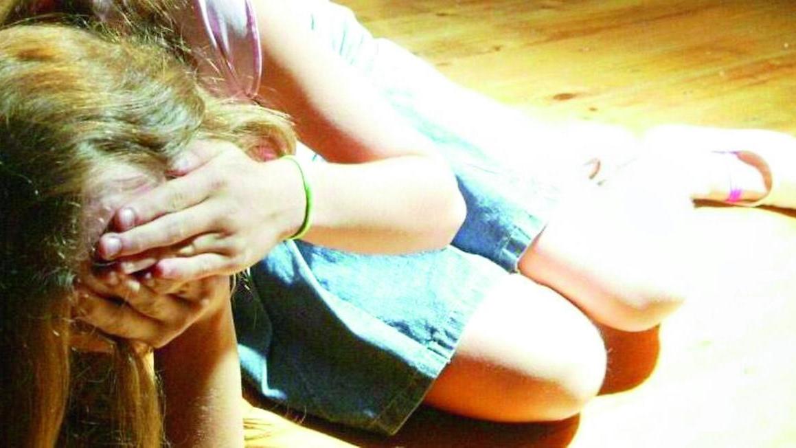 «Non volevo, ma non riuscivo a liberarmi», il racconto della studentessa abusata in discoteca a Malta: giovane pistoiese a processo