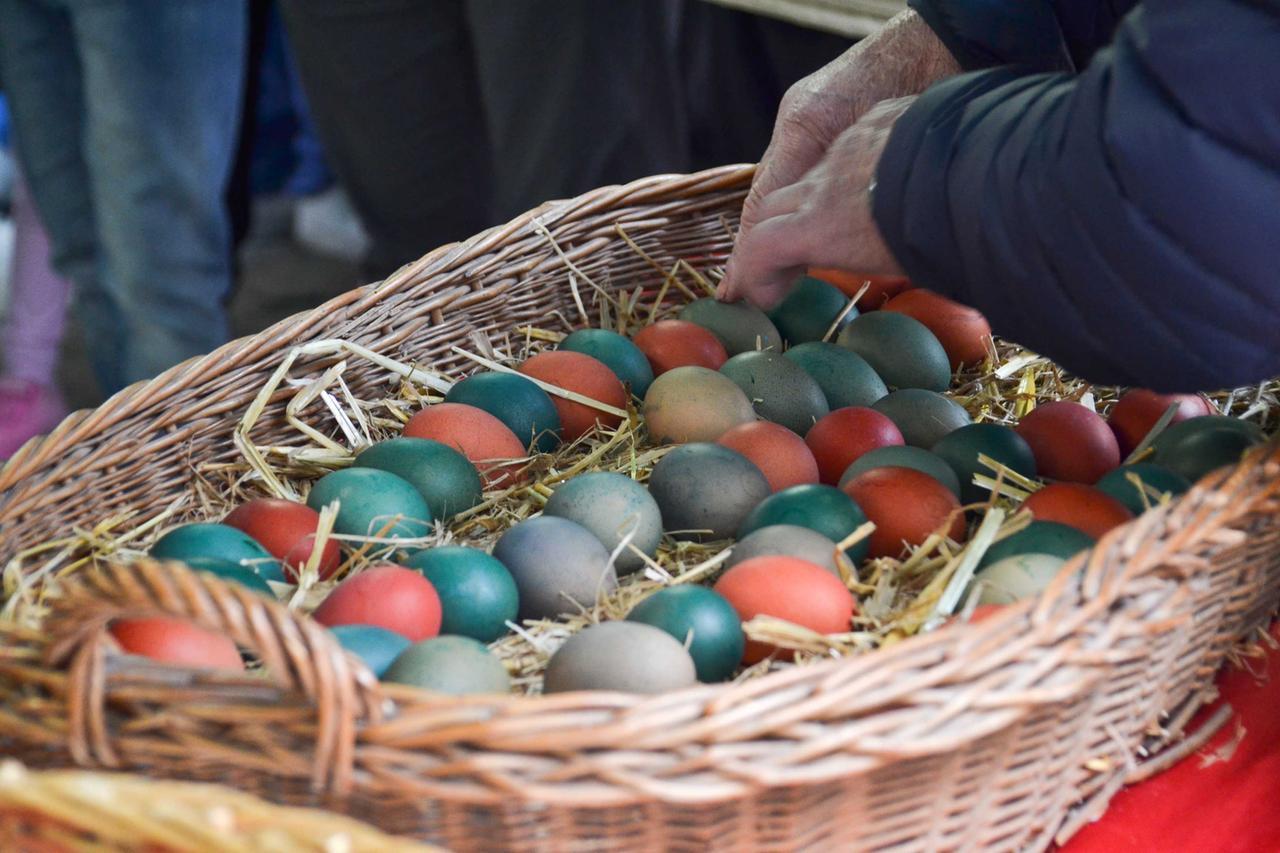A Pasqua a Castelnovo Monti torna lo Scusìn: come funziona il gioco della tradizione
