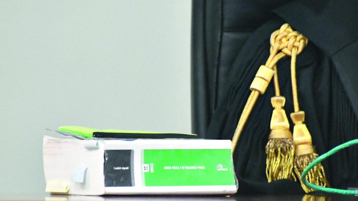 Cadde dopo la fisioterapia, l’Aou deve pagare 100mila euro