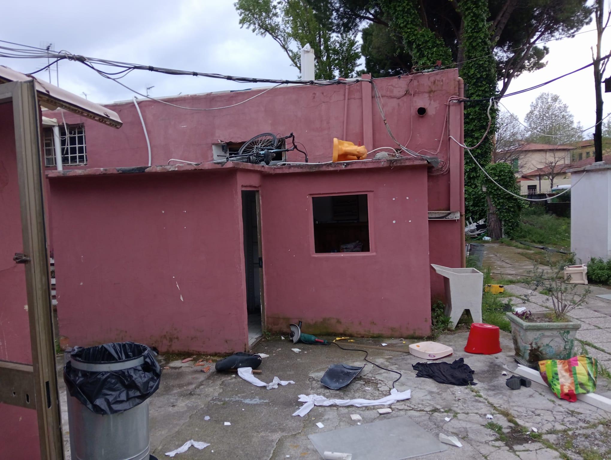 I danni a una delle strutture della Virtus Livorno di via Giolitti