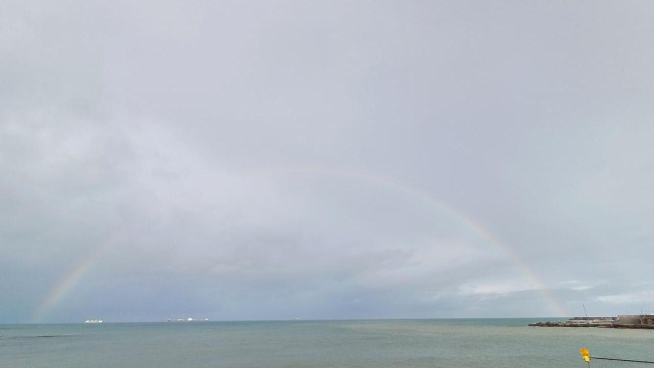 A Livorno l’arcobaleno vien dal mare