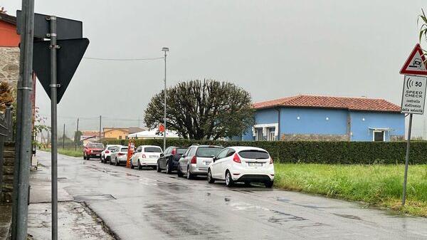 Caos traffico nella zona dell’asilo nido di Chiesanuova. Il sindaco: «Metteremo nuova segnaletica»