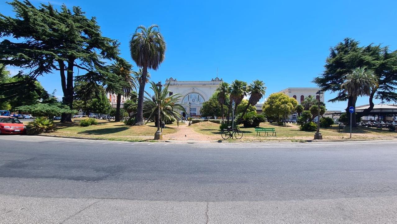 Una veduta di piazza Dante (foto d'archivio)