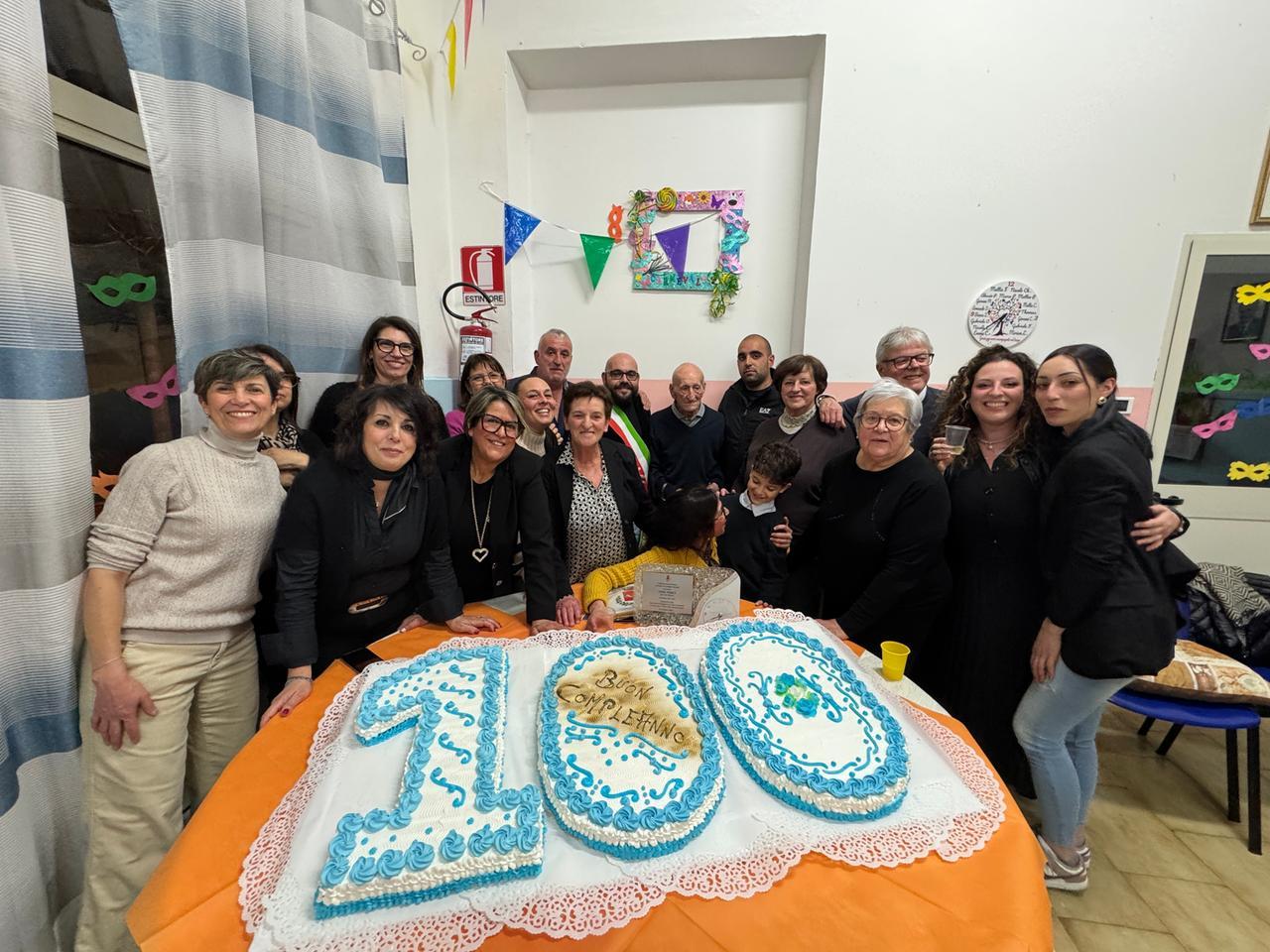 E’ morto il centenario di Usini zio Luigi Porcu. Foto