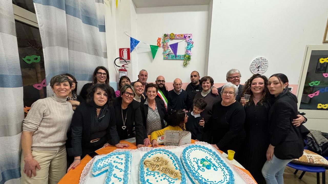 E’ morto il centenario di Usini zio Luigi Porcu. Foto