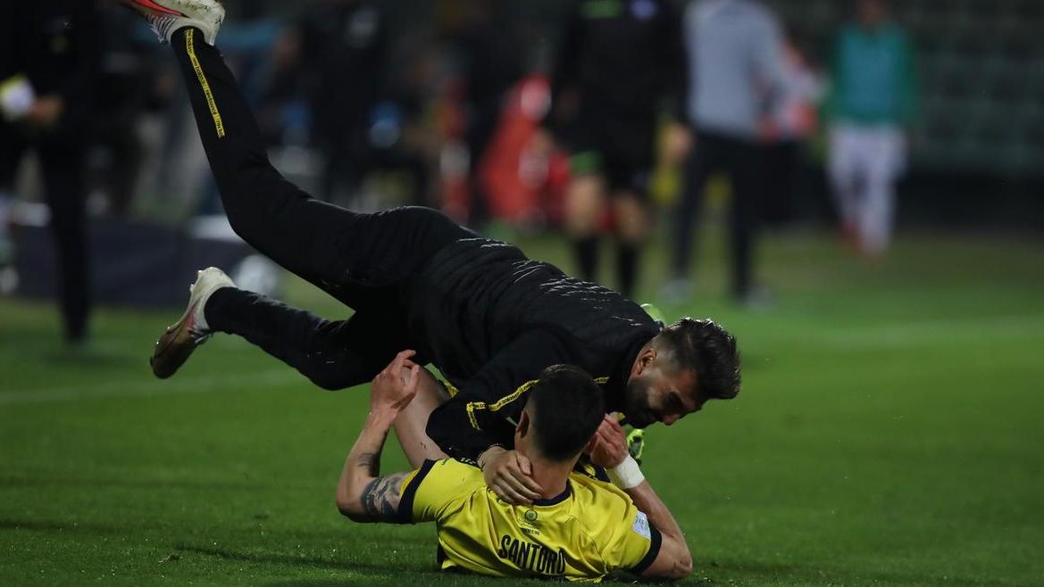 Il "fallaccio" di Santoro al preparatore Bronzi