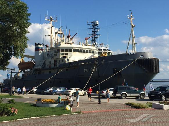 Mistero in mare, una nave della marina russa davanti a Capo San Lorenzo