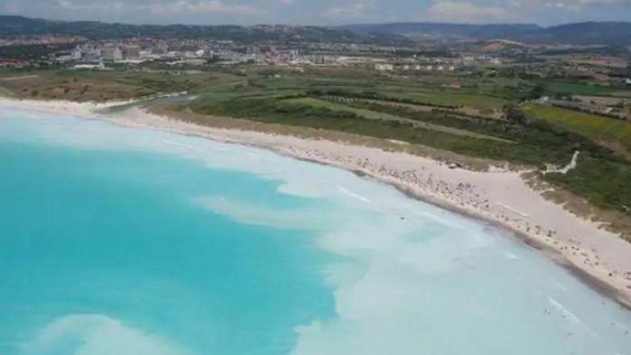 
	Una veduta aerea delle spiagge bianche

