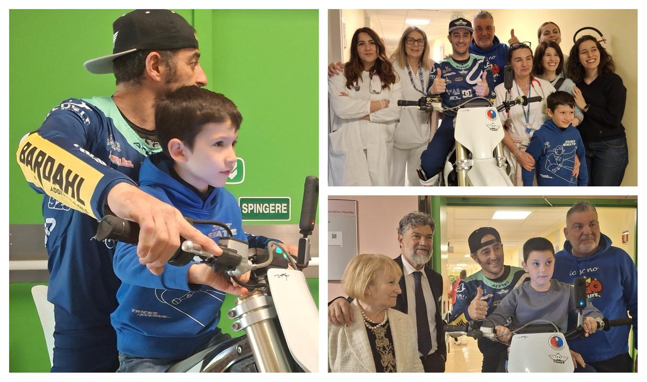 
	Il pilota Massimo Bianconcini in corsia nell'ospedale di Sassuolo

