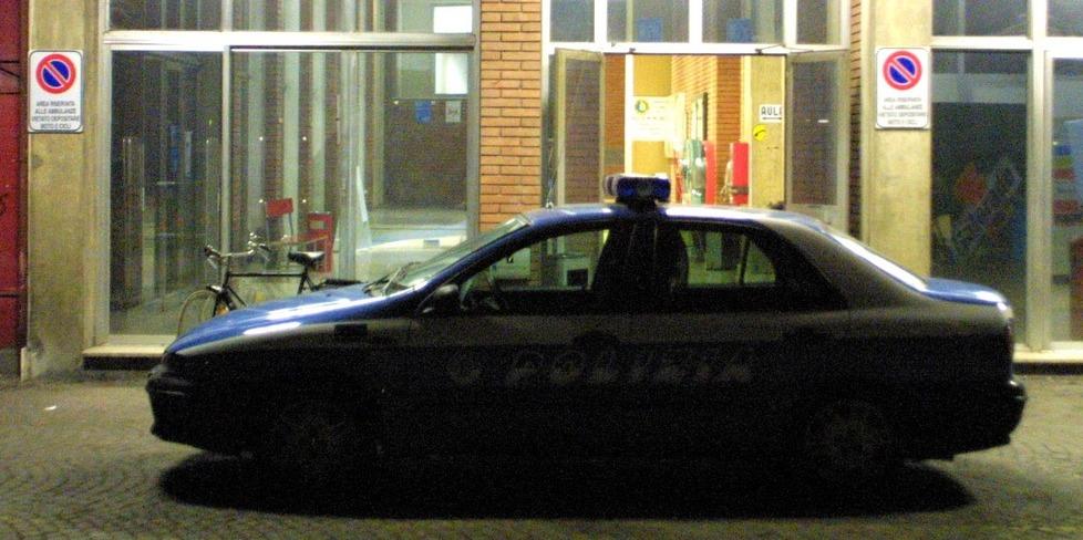 Lite finisce nel sangue. Uomo in ospedale con tagli alla testa e sulle braccia