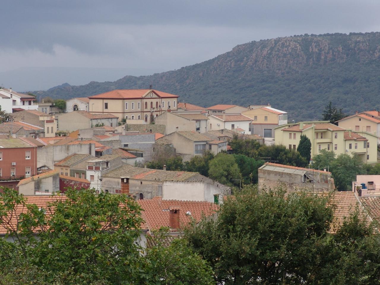Fucilate nella notte contro una casa