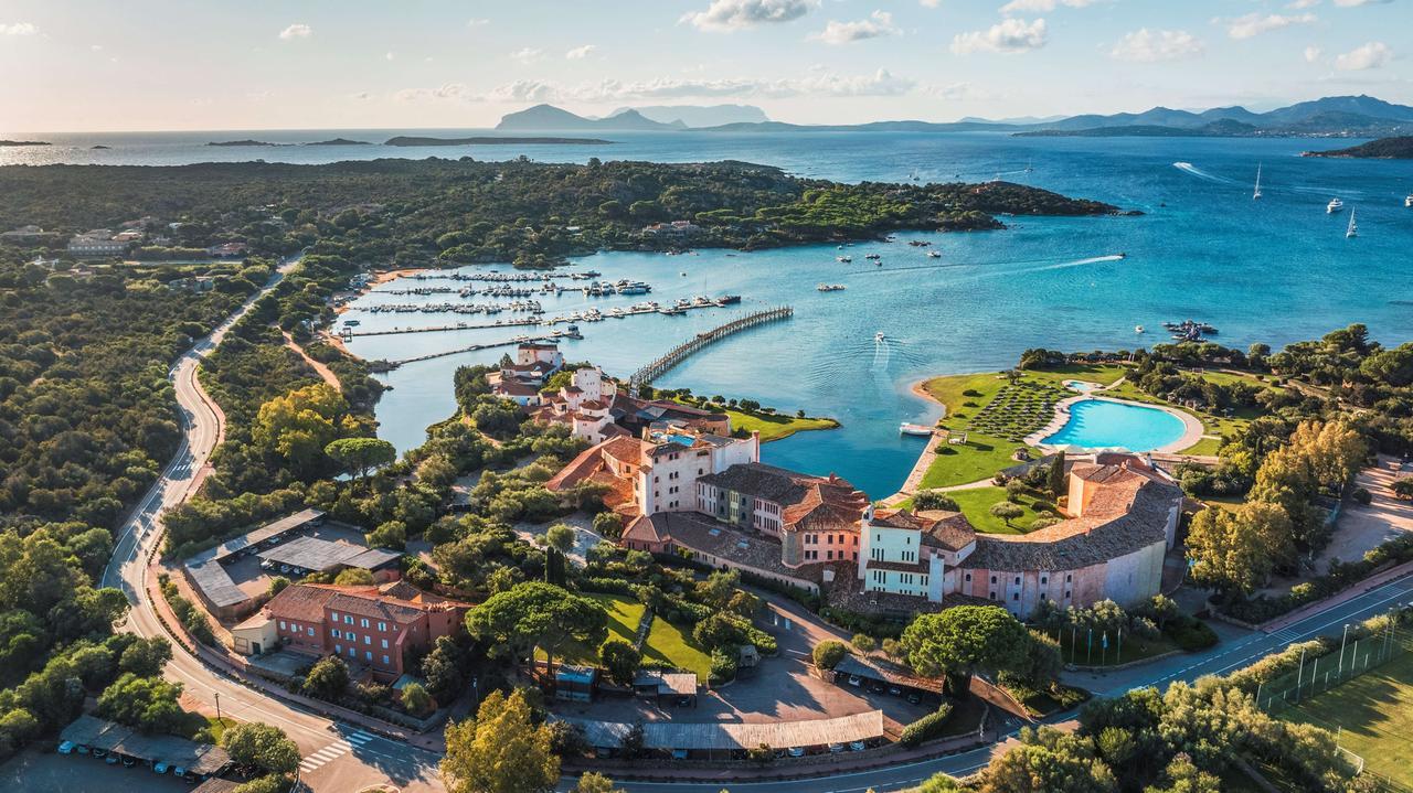 
	L'hotel Cala di Volpe

