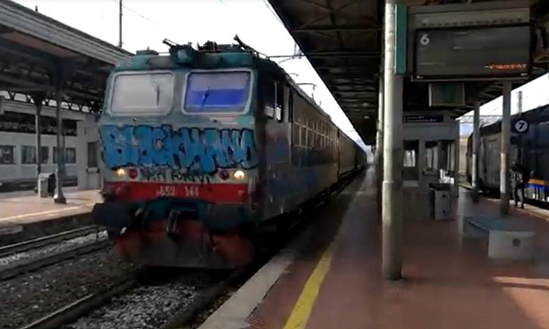 Prato, il treno parte coi bambini e lascia alla stazione i genitori