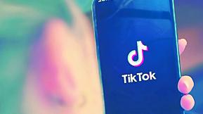 Dai domiciliari minacciava di morte sui social un TikToker milanese: arrestato un 45enne