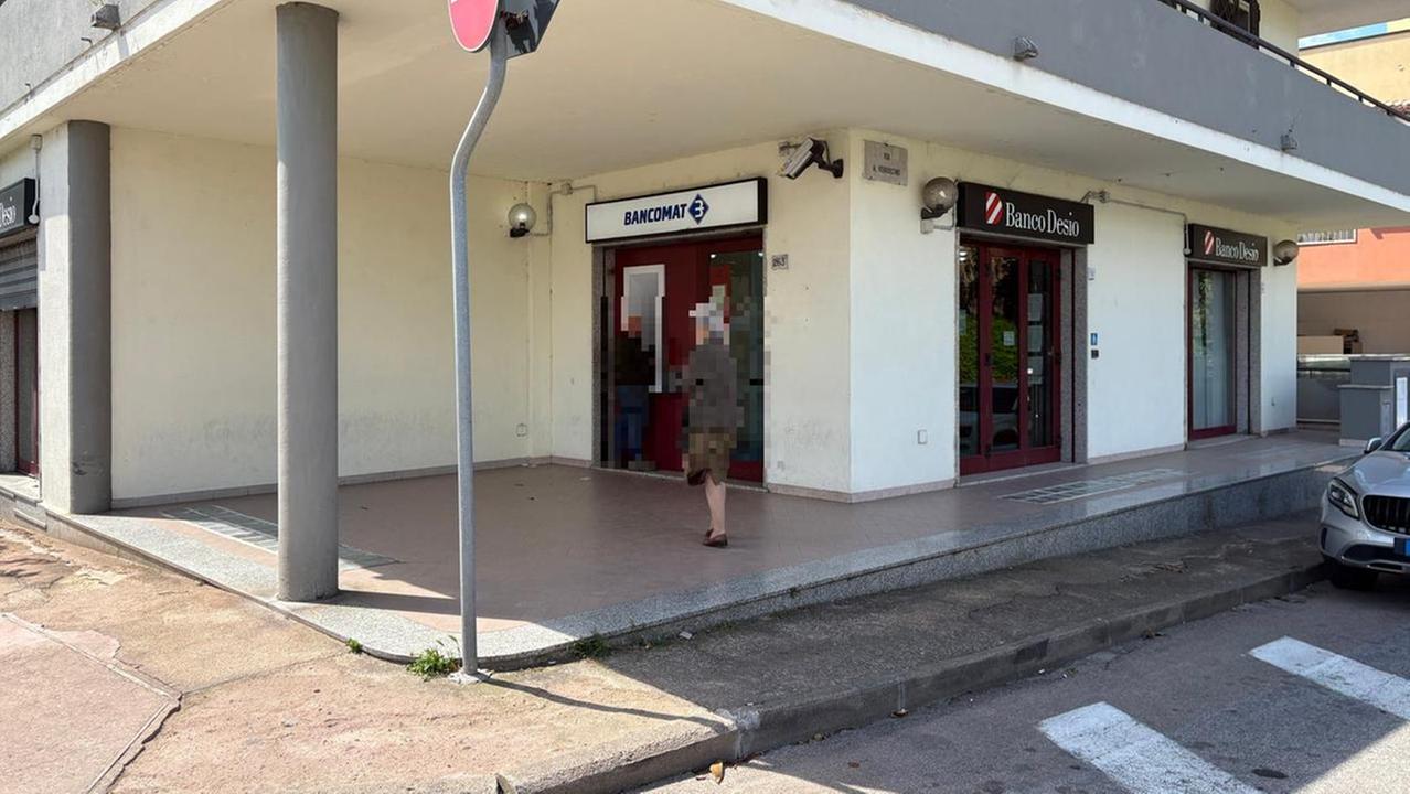 La filiale di Banco Desio in viale Aldo Moro <em>(foto Vanna Sanna)</em>