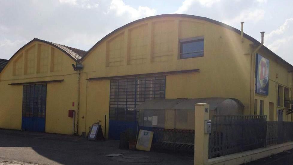 Assalto al market all’ora di chiusura