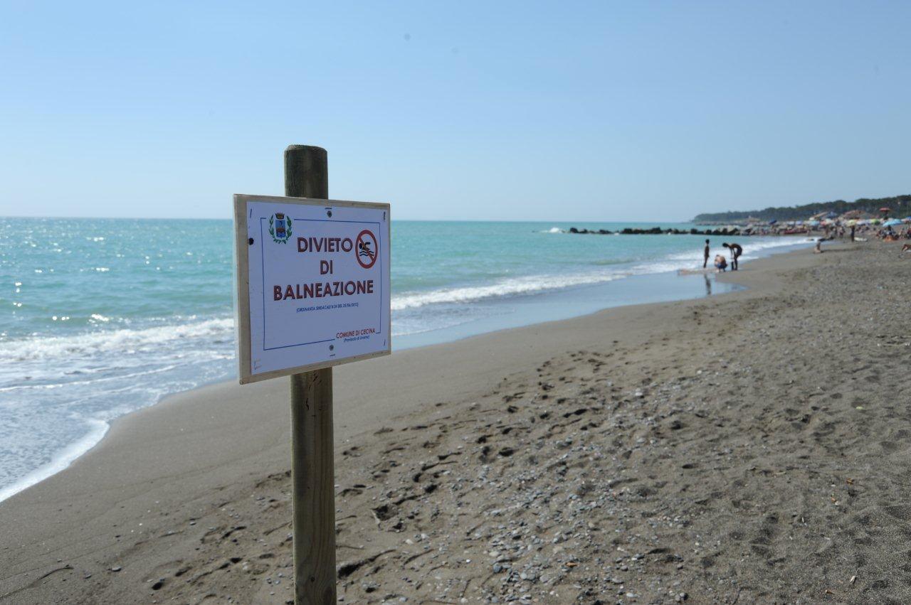 Piombino, primi divieti di balneazione
