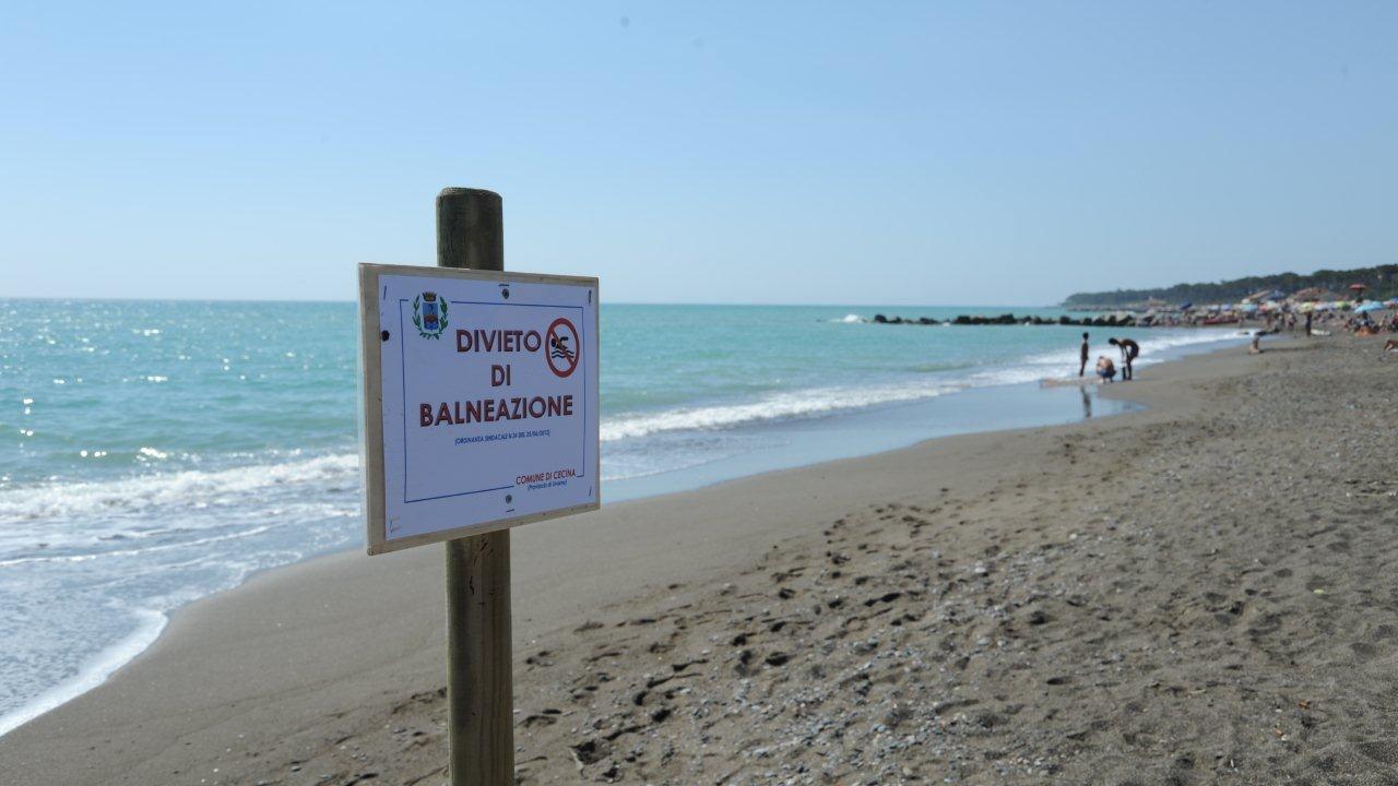 Piombino, primi divieti di balneazione