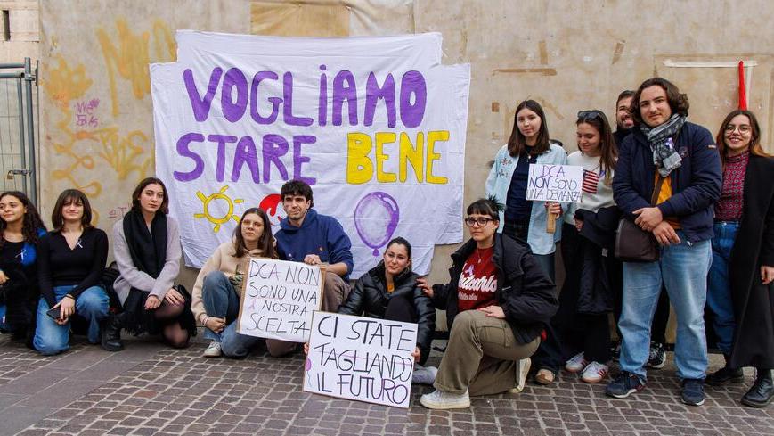 Dall’anoressia a binge eating e pica: in Italia 3 milioni di giovani ne soffrono