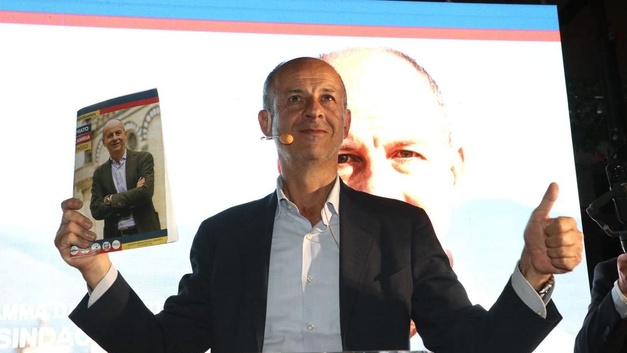 Gianni Cenni durante la campagna elettorale