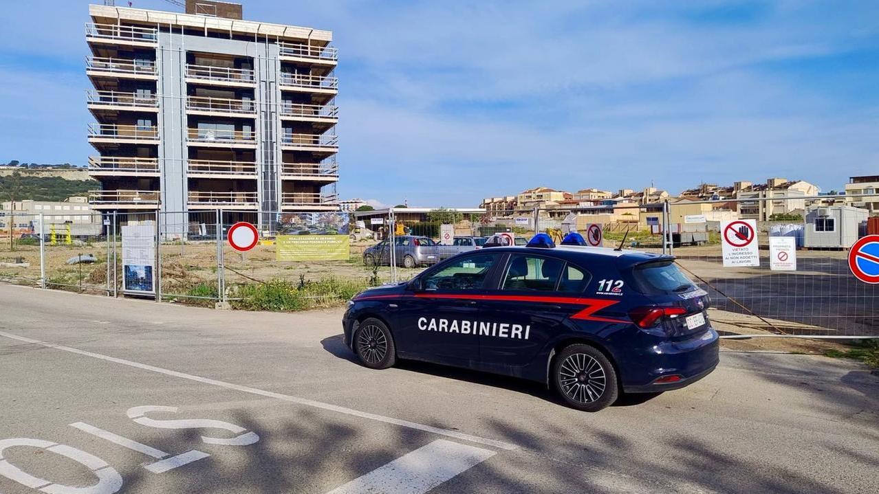 Cagliari, gare clandestine di auto in un cantiere: aggrediti due operai