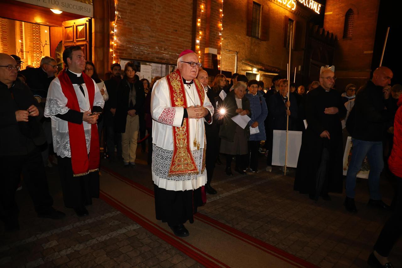 L’arcivescovo Perego e i dimenticati: «I migranti rinchiusi in Albania»