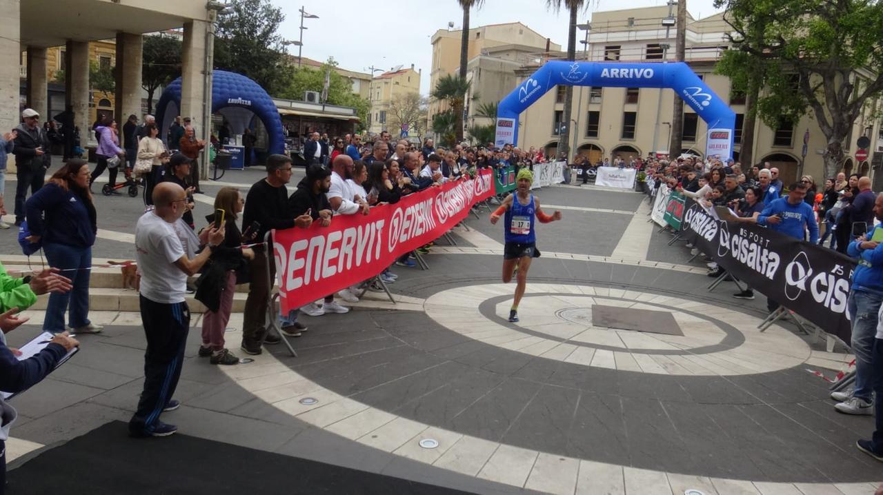 Percorso mal segnalato: non omologati i tempi della maratona